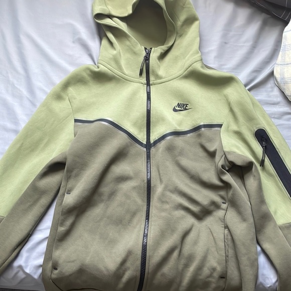 Nike tech fleece - Picture 1 of 3